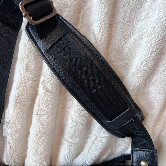 ⭐️ Coach Black Signature Crossbody Bag - Picture 4 of 13